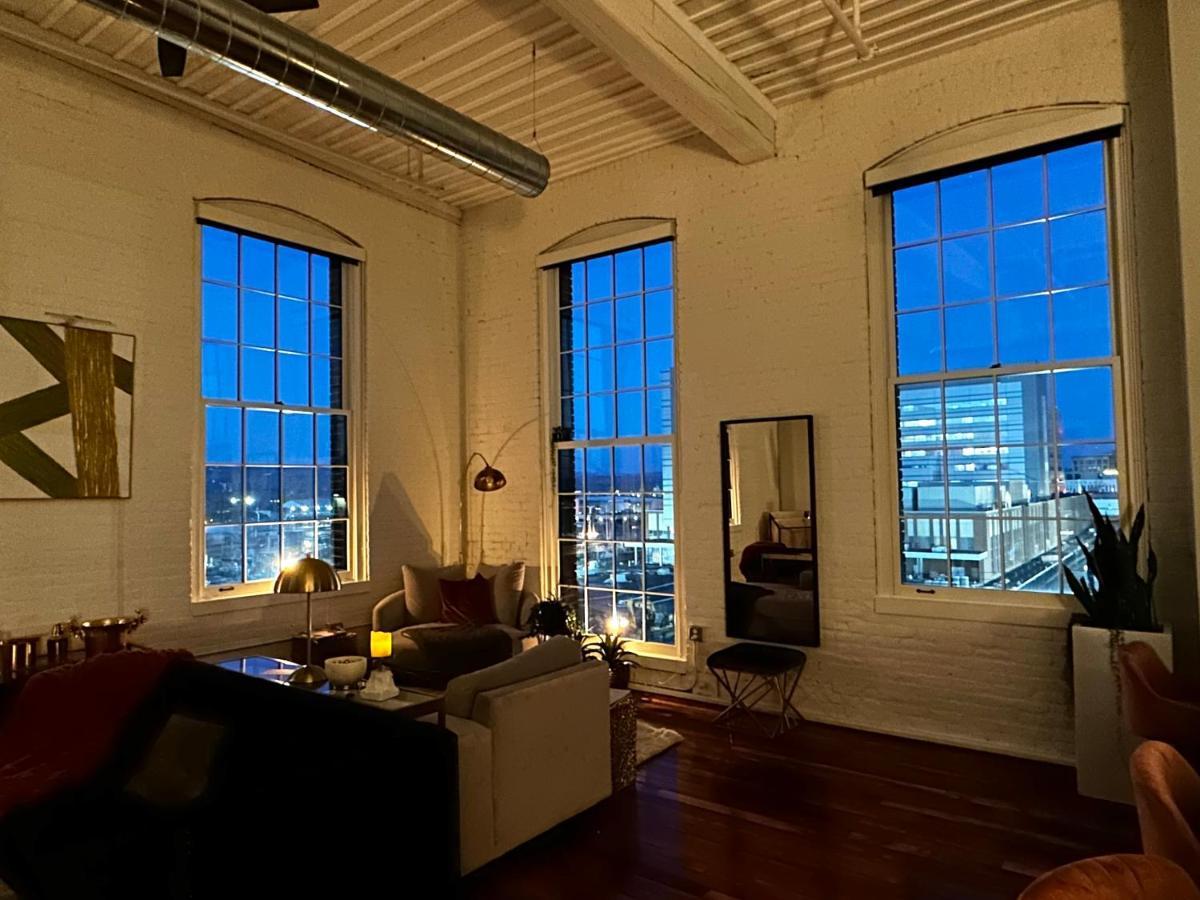 2Br 2Br Le Chateau 505 Lux Penthouse In A Historic Building Utica Exteriér fotografie