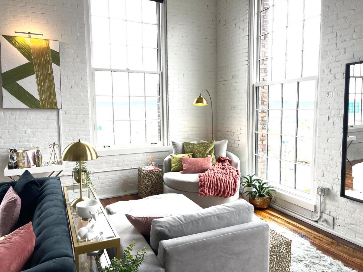 2Br 2Br Le Chateau 505 Lux Penthouse In A Historic Building Utica Exteriér fotografie